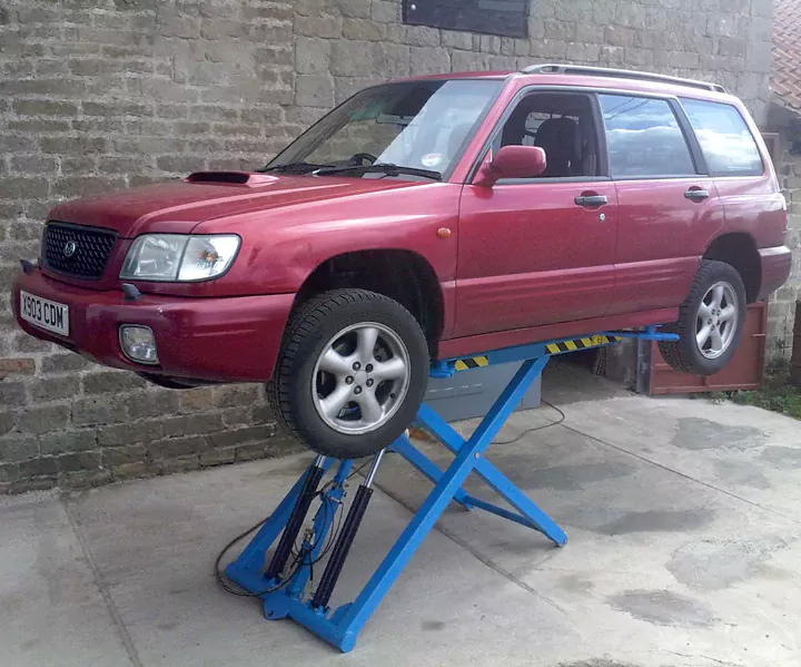 Car lift scissors