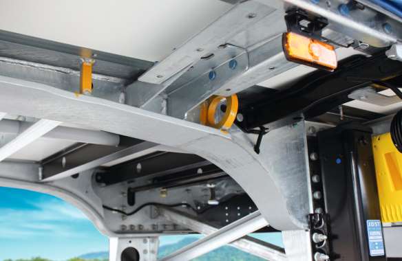 Flashing side marking lights