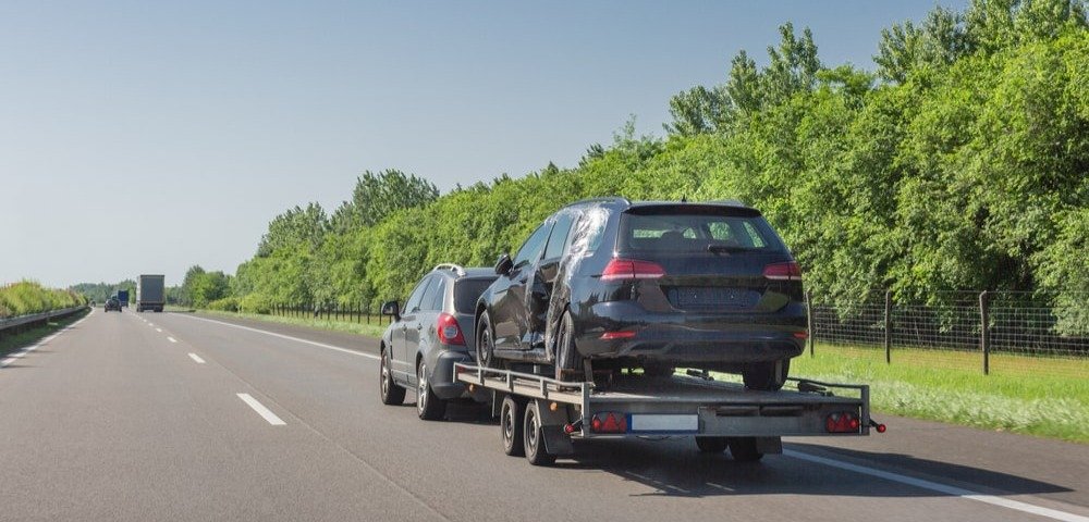 car-trailer-on-road