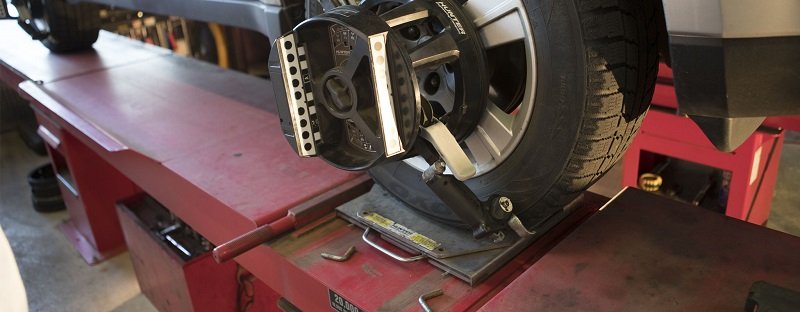 four-wheel-alignment-car-lift